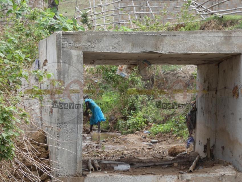 Local_bridge_under_construction