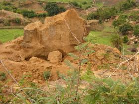 Sandy_rock
