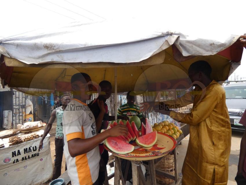 Fruit_seller